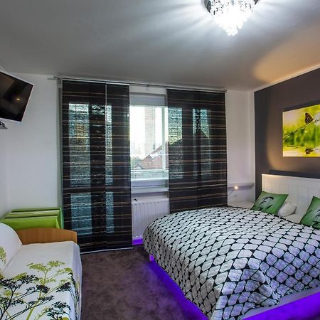 Studio Apartment Petrzalka Air-Conditioned 24H Check-In Pozsony Kültér fotó